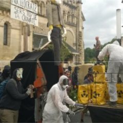 Entre 2000 et 3000 participants à la manifestation joyeuse et pacifique contre la poubelle nucléaire de Bure