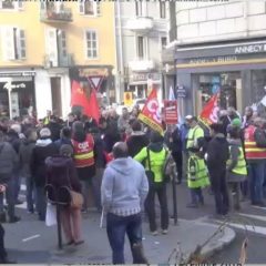 Des salariés syndiqués soutiennent la lutte des gilets jaunes en appelant à la grève généralisée