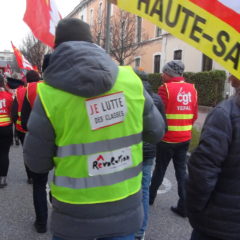 Jeudi 31 janvier, les retraités dans la rue à Annecy pour dire à Macron : «Reprenez vos cadeaux !» «Rendez-nous notre pouvoir d’achat !»