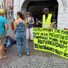 Les gilets jaunes occupent le « tarmac » du Puits St Jean à Annecy