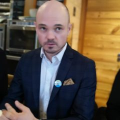Avec 10,5 % des voix, Denis Duperthuy se maintient au deuxième tour au risque de favoriser la réélection de Jean-Luc Rigaut