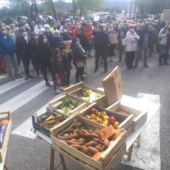 150 citoyens demandent au président du conseil départemental de revenir sur sa décision de maintenir l’aéroport de Meythet.
