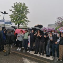 Au lycée Baudelaire, les lycéens ont bloqué sous la pluie