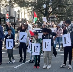 Ils manifestent contre le massacre des palestiniens de Gaza