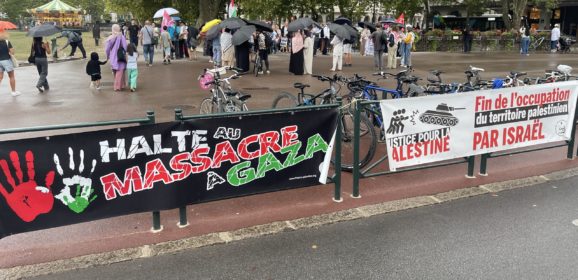 Ce 19 août 2025, 110 manifestants rassemblés à Annecy en solidarité avec le peuple palestinien