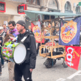 Slogans pour la Palestine et contre l’extrême droite à la manifestation syndicale du 2 octobre à Annecy.