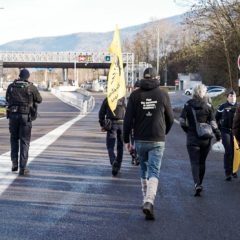 Malgré l&rsquo;opposition de la Préfète de Haute-Savoie, les paysans ont réussi à bloquer l&rsquo;autoroute