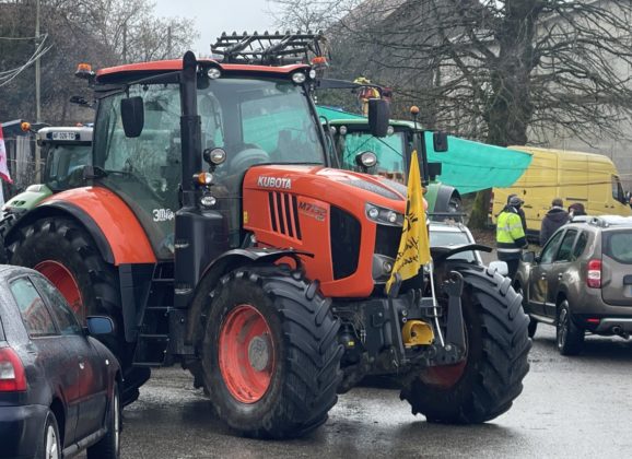 La blocage du dépôt pétrolier d&rsquo;Albens continue