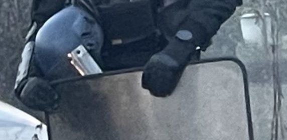 Première victoire de la confédération paysanne : le préfète se rend sur le blocage du dépôt pétrolier pour négocier