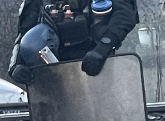 Première victoire de la confédération paysanne : le préfète se rend sur le blocage du dépôt pétrolier pour négocier