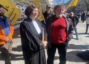 Yves Lachenal défend ses chèvres face à des règles françaises qui les mutilent