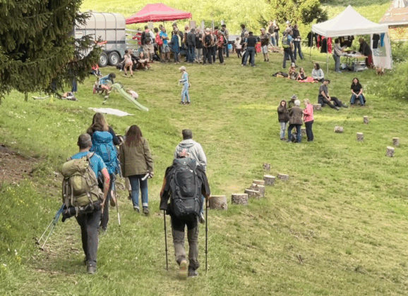 Rassemblement au Gets contre le G7 et le vélo de descente