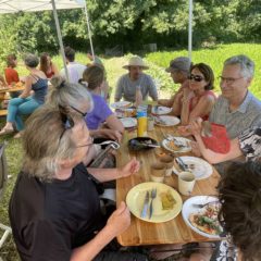 Le cri de l&rsquo;œuf fête son anniversaire avec un repas pris en commun au petit chaperon vert