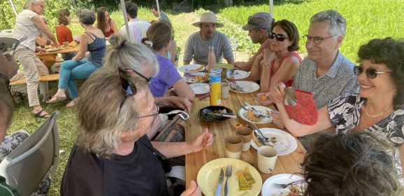 Le cri de l&rsquo;œuf fête son anniversaire avec un repas pris en commun au petit chaperon vert