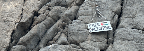 Complice du génocide palestinien, la présence de la fédération israélienne d&rsquo;escalade à Chamonix est inopportune et indécente.