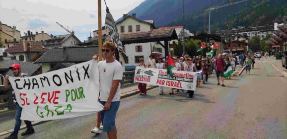Chamonix se lève pour Gaza : les cordes servent à sauver des vies, pas à pendre des palestinien-nes !