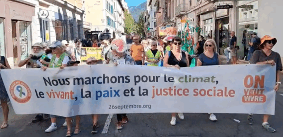 Énorme succès à Annecy pour la marche pour le climat, le vivant, la paix et la justice sociale