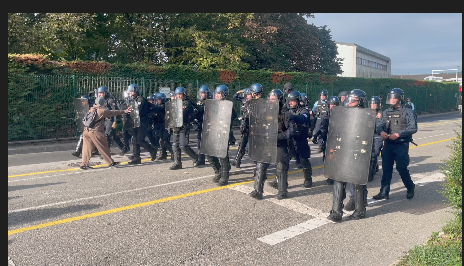 Lycée Baudelaire, lancés de feux d&rsquo;artifice, arrestation violente et journaliste bousculé