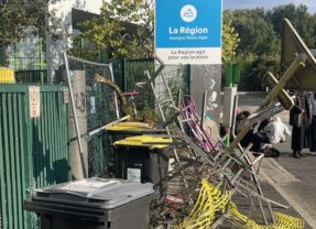 Blocus ce matin 13 octobre du Lycée Baudelaire avec une présence musclée des forces de l&rsquo;ordre