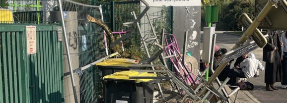 Blocus ce matin 13 octobre du Lycée Baudelaire avec une présence musclée des forces de l&rsquo;ordre
