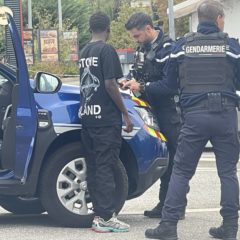 Ce vendredi 2 octobre à 10h, aucun rassemblement devant les lycées annéciens. Groupes de lycéens poursuivis par les forces de l&rsquo;ordre
