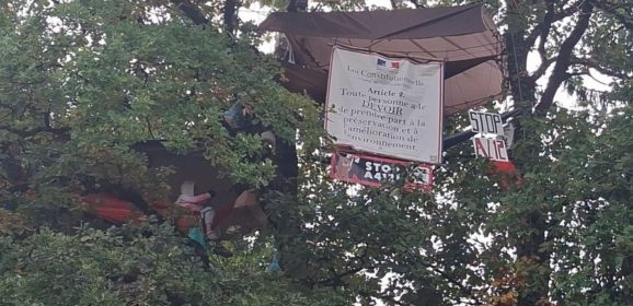 Les forces de l&rsquo;ordre empêchent la ravitaillement des écureuils