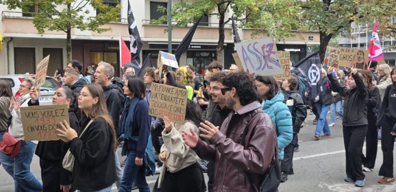 Annecy une énorme manifestation porteuses de messages